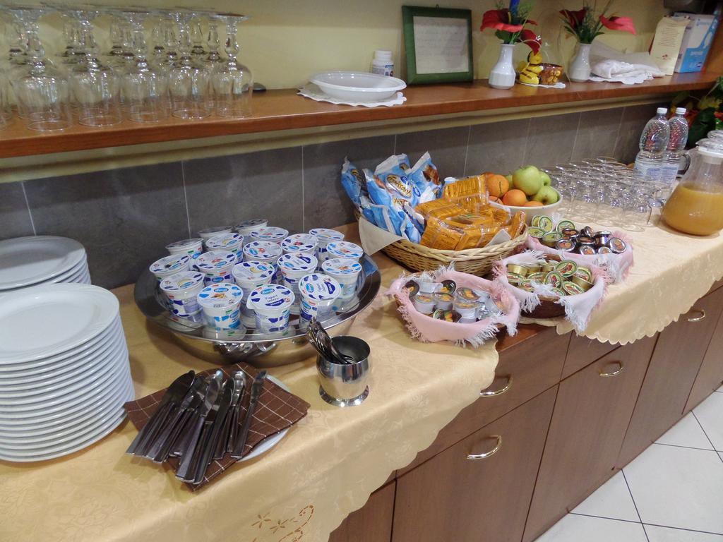 Hotel Lucerna Arma di Taggia Luaran gambar