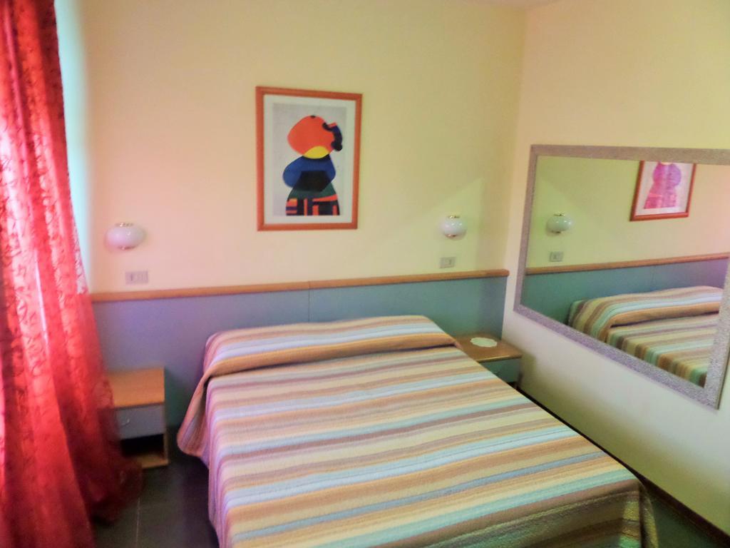 Hotel Lucerna Arma di Taggia Luaran gambar